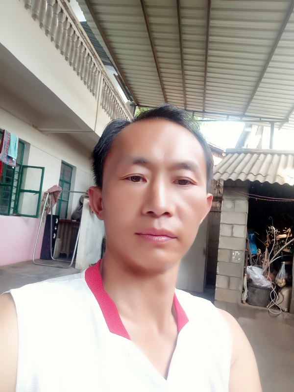 白鸽的第一张照片--元谋认干亲服务网